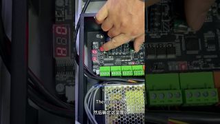 ? Stel de sluitingsinstellingen van de vleugelpoort in